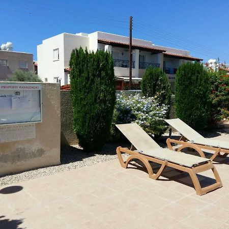 By The Sea Apartment Пафос Екстериор снимка