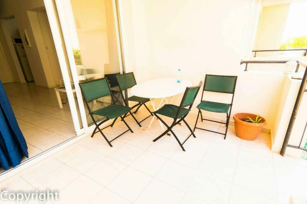 By The Sea Apartment Пафос Екстериор снимка