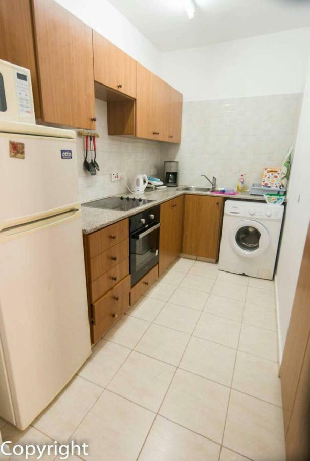 By The Sea Apartment Пафос Екстериор снимка