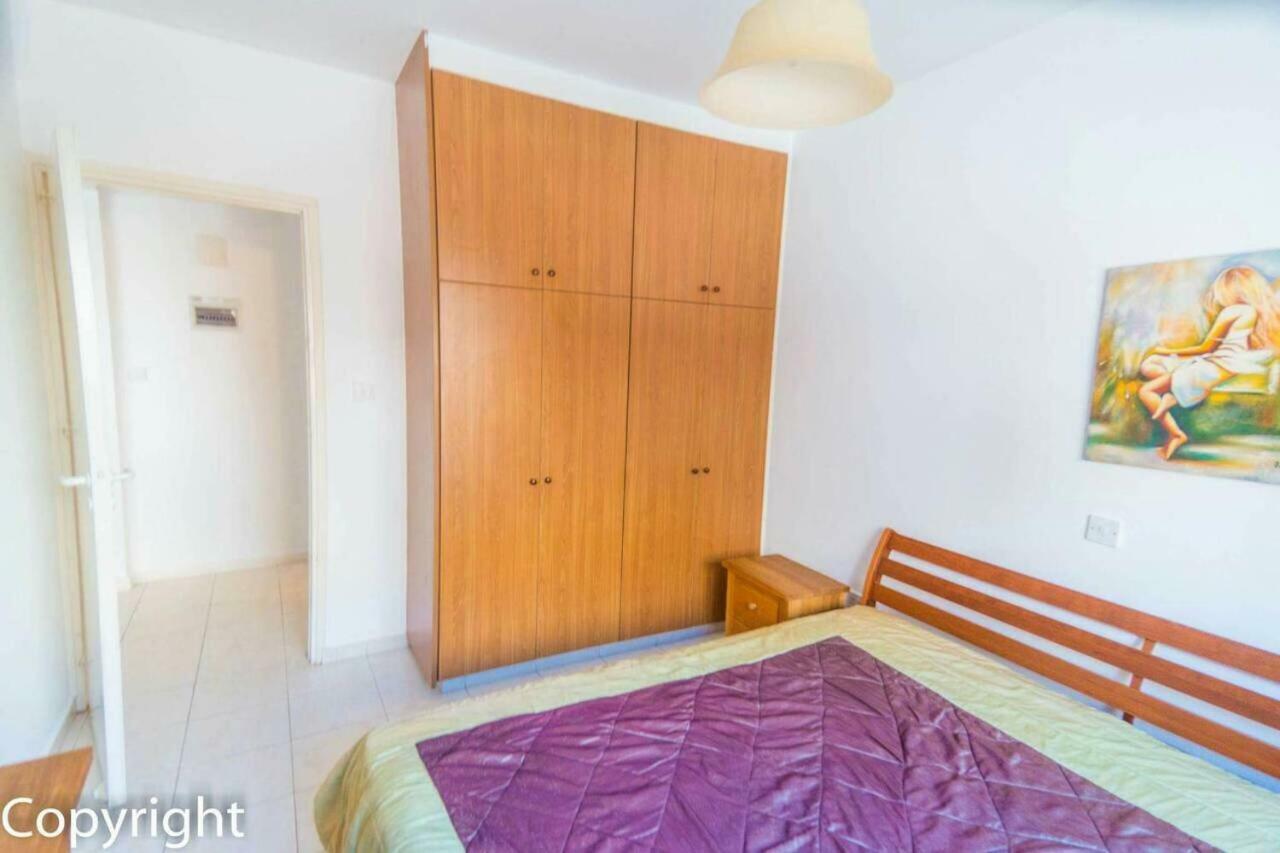 By The Sea Apartment Пафос Екстериор снимка