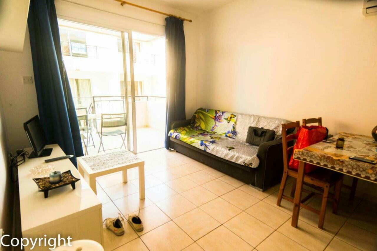 By The Sea Apartment Пафос Екстериор снимка