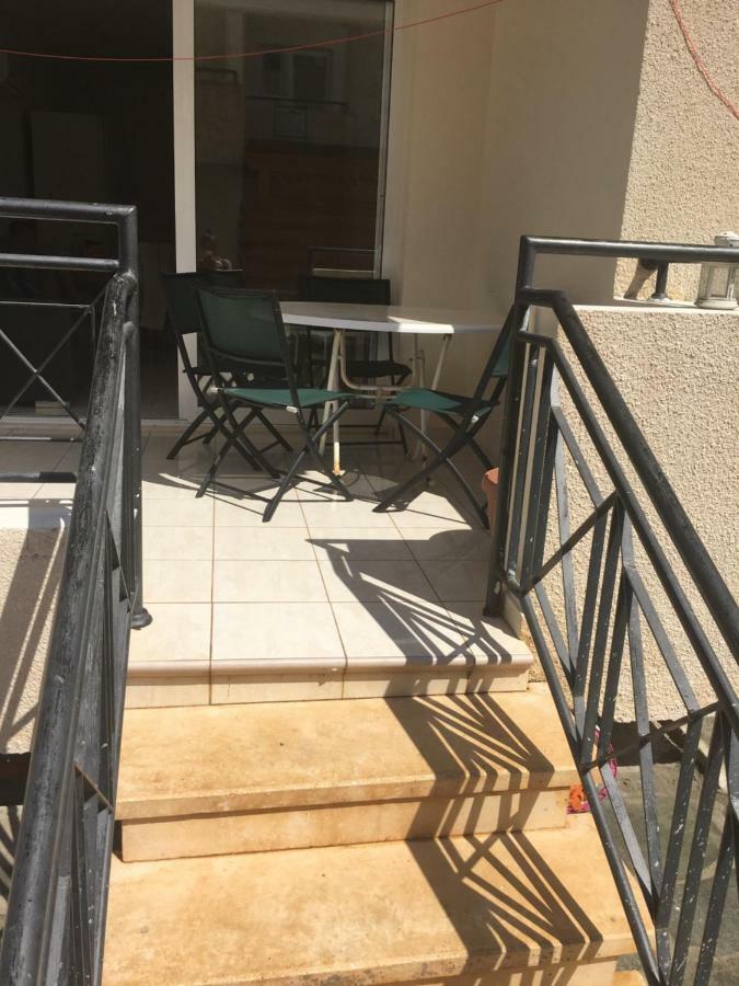 By The Sea Apartment Пафос Екстериор снимка
