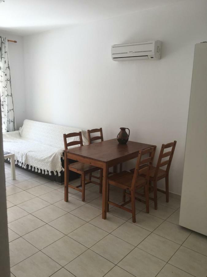 By The Sea Apartment Пафос Екстериор снимка