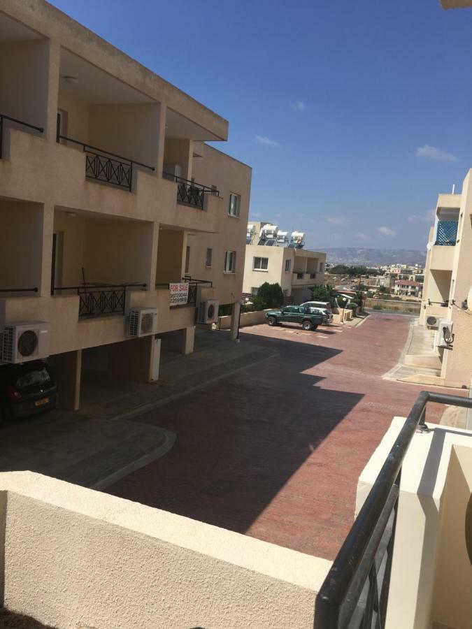 By The Sea Apartment Пафос Екстериор снимка