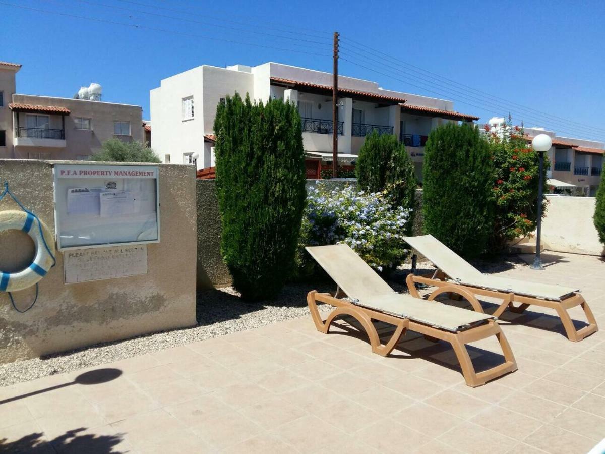 By The Sea Apartment Пафос Екстериор снимка